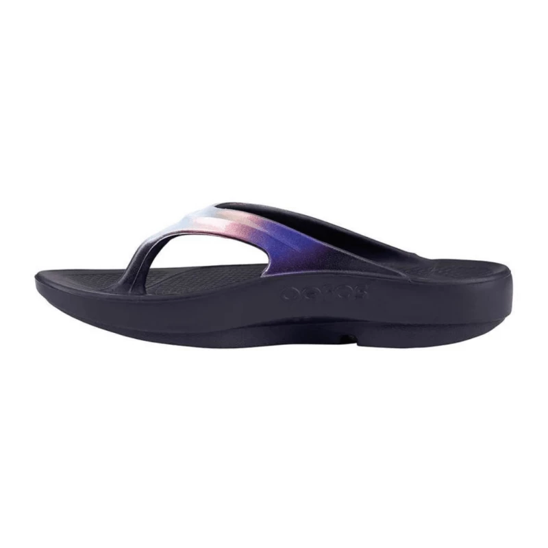 Sandalias Oofos OOlala Luxe Negro Calypso Unisex 2 Sandalias Oofos OOlala Luxe Negro Calypso Unisex - Imagen 2